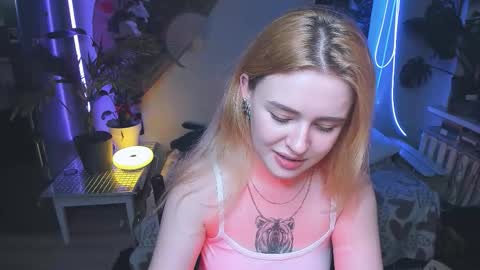 Snapshot of alexa_pirs chatting on 10.18.25 alexa_pirs online show from 10.18.25