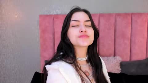 Alexa Thaylor online show from 11.27.25