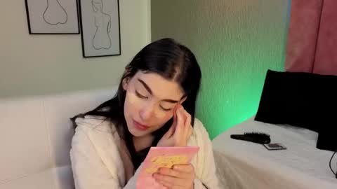 Alexa Thaylor online show from 12.20.25