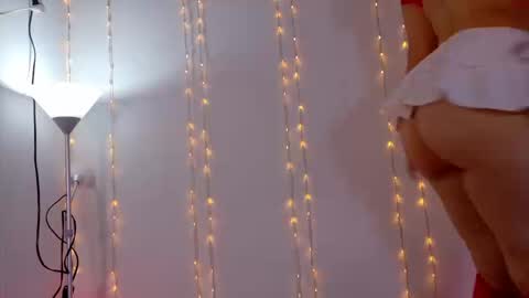 Snapshot of alexaa_blue chatting on 12.23.25 ALEXAA online show from 12.23.25