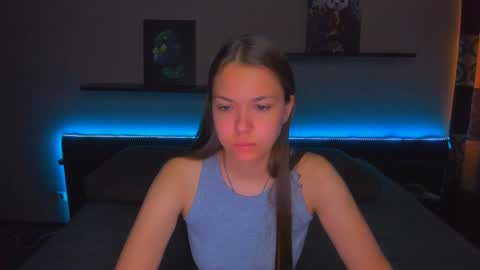 Snapshot of alexabarkley chatting on 06.03.26 angel online show from 06.03.26