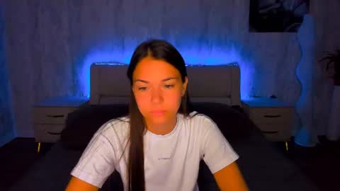 Snapshot of alexabarkley chatting on 07.06.26 angel online show from 07.06.26