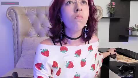 Snapshot of alexafoxy18 chatting on 02.12.25 ALEXA online show from 02.12.25