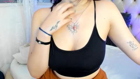 Snapshot of alexafoxy18 chatting on 09.13.25 ALEXA online show from 09.13.25