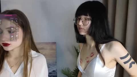 Snapshot of alexagugler chatting on 09.10.25 Emma - blonde and Mia - dark online show from 09.10.25