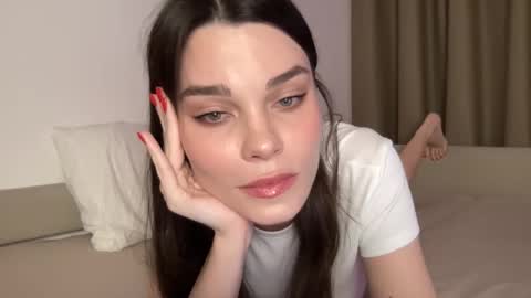 Ember Valentine online show from 01.11.26