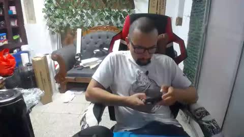 Snapshot of alexamdergal chatting on 12.31.24 Alexamdergal online show from 12.31.24