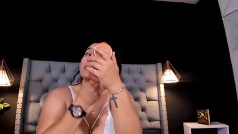 Snapshot of alexamora__ chatting on 10.09.25 C A M I L A  online show from 10.09.25