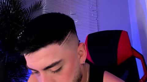 Snapshot of alexander_diiaz chatting on 10.13.25 Alexander Diaz online show from 10.13.25