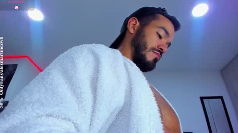 Onlyfansalexmartinezwb  Instagram alexwbmartinez  Twitter martinezcb937 online show from 01.15.26