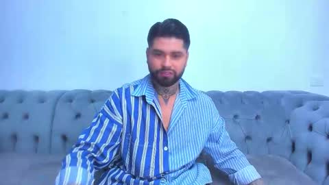 Snapshot of alexandermoris chatting on 12.18.25 alexandermoris online show from 12.18.25