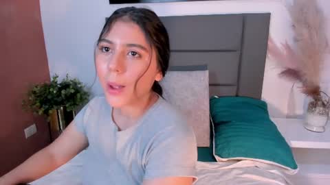Alexandra Cruz online show from 07.01.26