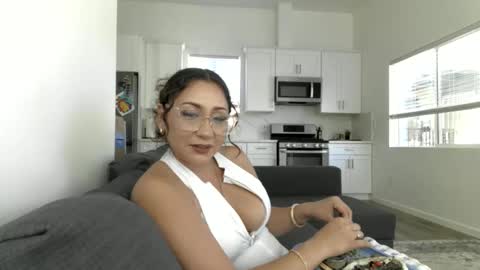 Snapshot of alexandrarose77 chatting on 04.28.26 AlexandraRose0777 online show from 04.28.26