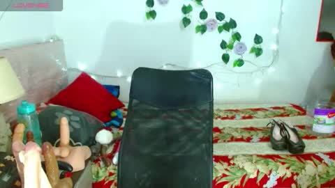 Snapshot of alexaqueenn chatting on 10.27.25 alexaqueenn online show from 10.27.25