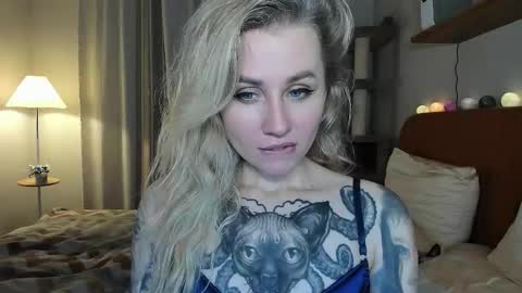 Snapshot of alexarush chatting on 12.18.25 alexarush online show from 12.18.25