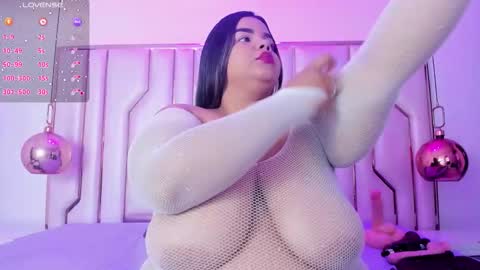 alexataylorr_ online show from 11.04.25