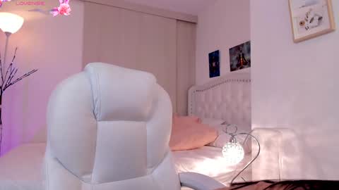 Snapshot of alexaworld chatting on 12.30.24 lexandra online show from 12.30.24
