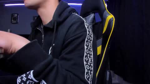 Snapshot of alexgiraldo__ chatting on 10.24.25 alexgiraldo__ online show from 10.24.25