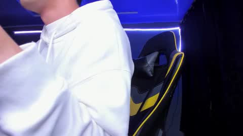 Snapshot of alexgiraldo__ chatting on 11.01.25 alexgiraldo__ online show from 11.01.25