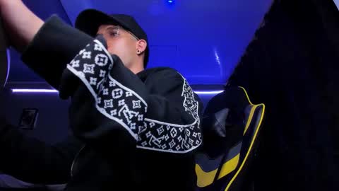 Snapshot of alexgiraldo__ chatting on 11.03.25 alexgiraldo__ online show from 11.03.25