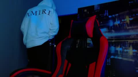 Snapshot of alexgiraldo__ chatting on 05.05.26 alexgiraldo__ online show from 05.05.26