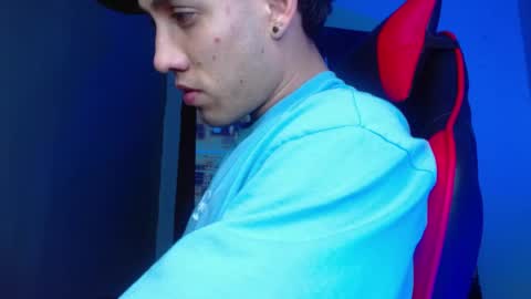Snapshot of alexgiraldo__ chatting on 05.07.26 alexgiraldo__ online show from 05.07.26