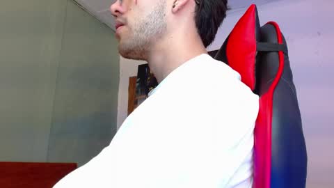 Snapshot of alexgiraldo__ chatting on 06.03.26 alexgiraldo__ online show from 06.03.26