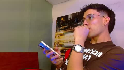 Snapshot of alexgiraldo__ chatting on 06.21.26 alexgiraldo__ online show from 06.21.26