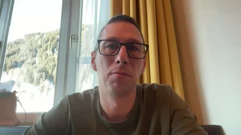 Snapshot of alexhunter4u chatting on 12.27.24 alexhunter4u online show from 12.27.24