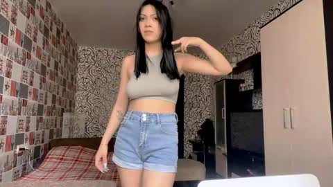 Snapshot of alexiaficke chatting on 04.14.26 Emila online show from 04.14.26