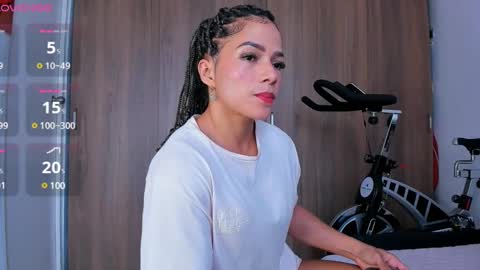 Snapshot of alexiafit chatting on 03.05.25 alexiafit online show from 03.05.25