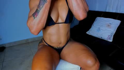 Snapshot of alexiafit chatting on 10.05.25 alexiafit online show from 10.05.25