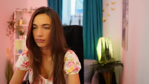 Snapshot of alexis_luv_ chatting on 10.08.25 Alexis online show from 10.08.25