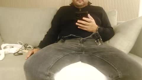 Snapshot of alexisgood888 chatting on 11.05.25 Slave Alex online show from 11.05.25