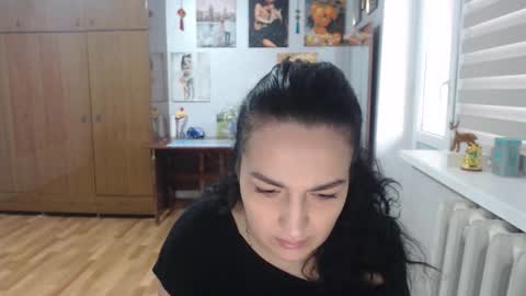 Snapshot of alexismillers chatting on 02.15.26 AlexisMillers online show from 02.15.26