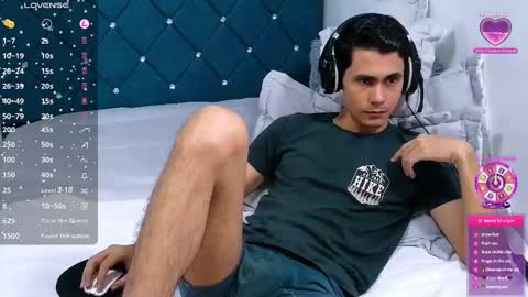 Snapshot of alexispaez457062 chatting on 03.11.25 Alexis online show from 03.11.25