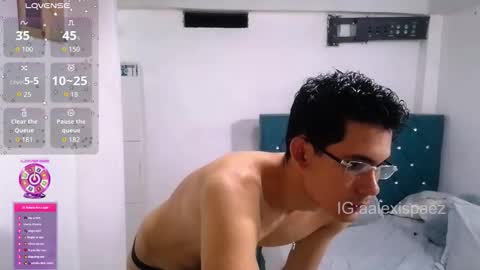 Snapshot of alexispaez457062 chatting on 11.22.25 Alexis online show from 11.22.25