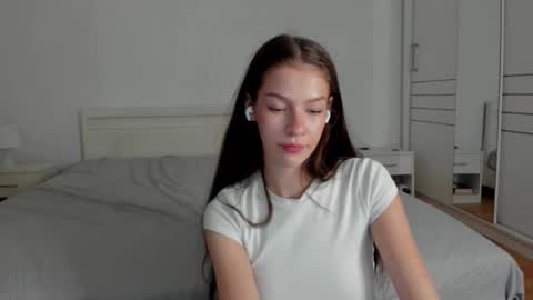 Snapshot of alexisyourdream chatting on 11.08.25 Alex online show from 11.08.25