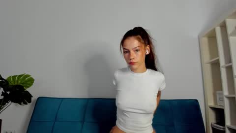 Snapshot of alexisyourdream chatting on 11.27.25 Alex online show from 11.27.25