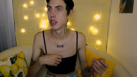 Snapshot of alexnaughty14 chatting on 09.18.25 alexnaughty14 online show from 09.18.25
