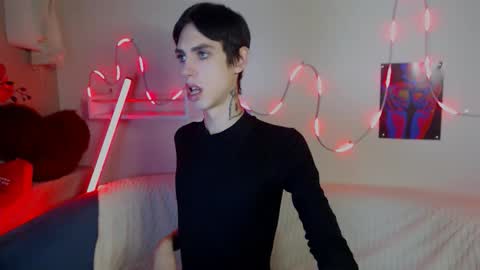 Snapshot of alexnaughty14 chatting on 09.27.25 alexnaughty14 online show from 09.27.25