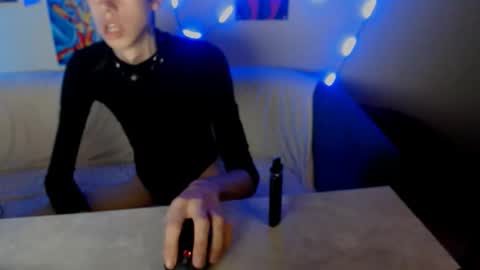 Snapshot of alexnaughty14 chatting on 10.10.25 alexnaughty14 online show from 10.10.25