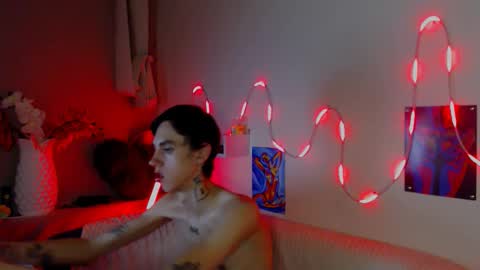 Snapshot of alexnaughty14 chatting on 10.17.25 alexnaughty14 online show from 10.17.25