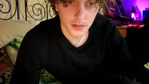 Snapshot of alexrhodesxxx chatting on 12.01.24 Alex online show from 12.01.24