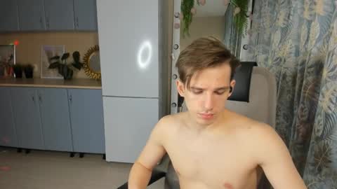 Snapshot of alexs_771 chatting on 03.04.25 Dennis online show from 03.04.25