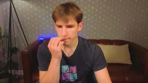 Snapshot of alexs_771 chatting on 09.30.25 Dennis online show from 09.30.25