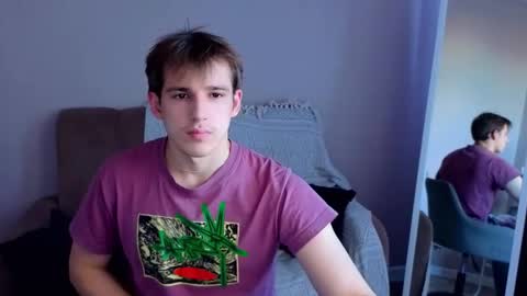 Snapshot of alexs_771 chatting on 10.08.25 Dennis online show from 10.08.25