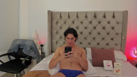 Alexxander Hall online show from 09.17.25