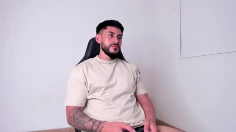 Snapshot of alexxxmachine chatting on 12.10.24 Alex freelance model instagram alex b229 online show from 12.10.24