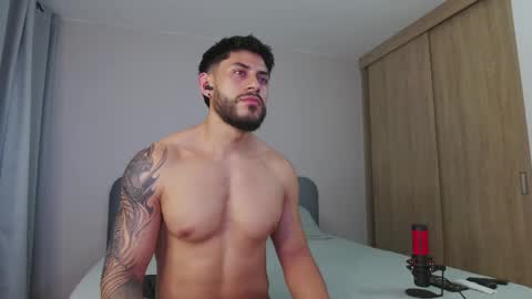 Snapshot of alexxxmachine chatting on 10.17.25 Alex freelance model instagram alex b229 online show from 10.17.25